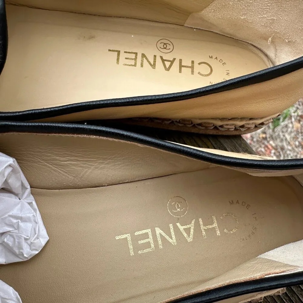 CHANEL 19C Lambskin Beige/Black Mocassins Loafers W/Box women's Size 40